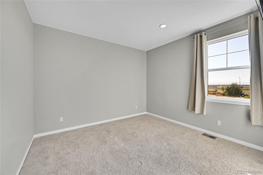 Spacious, unfurnished interior of a new home in , Aurora (Image 20).