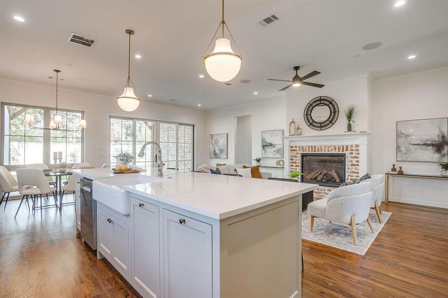Furnished interior view inside a new home in , Grapevine (Image 11).