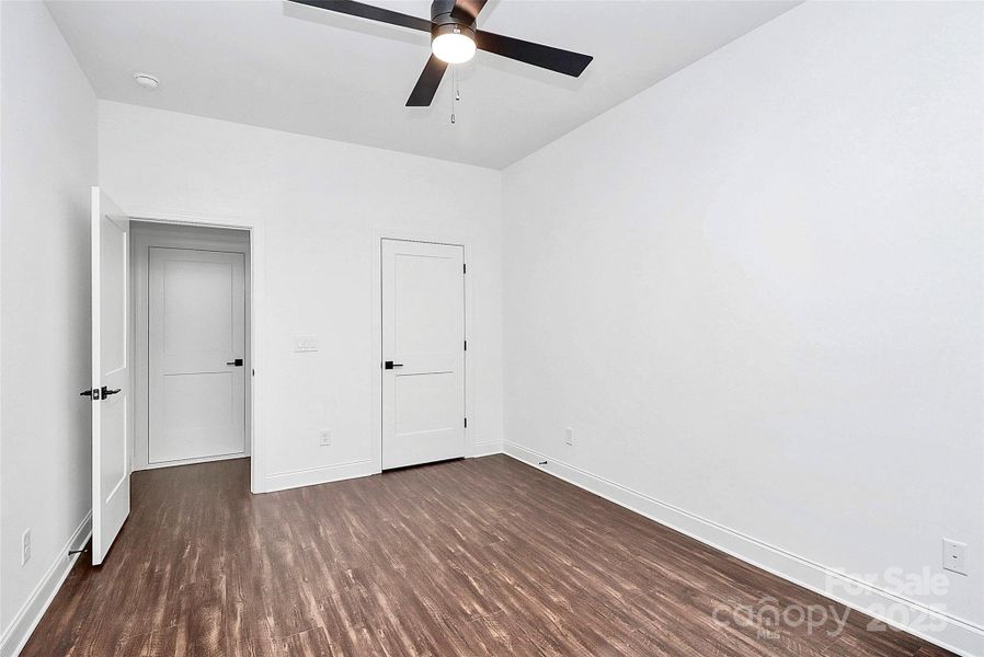 Spacious, unfurnished interior of a new home in Harbor Oaks, Denver (Image 20).