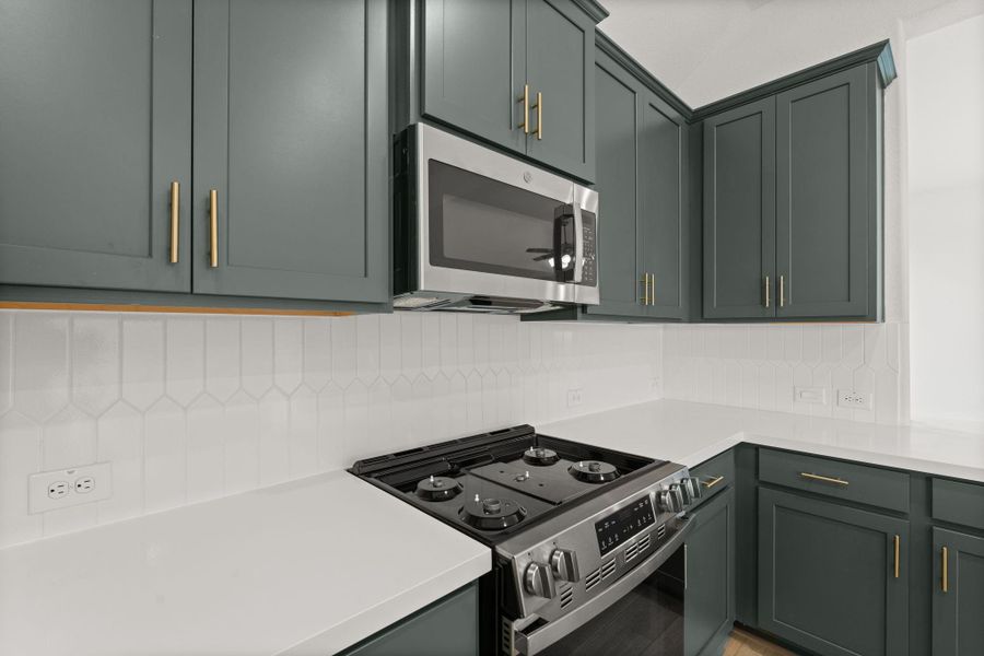 Note: Sample product photo. Actual exterior and interior selections may vary by homesite. Photo may be virtually staged