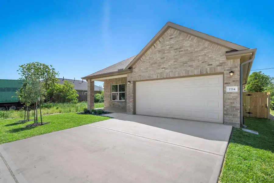 Image 6 of a home in . Image 6 of a home in .