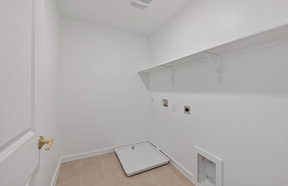 Spacious, unfurnished interior of a new home in Monarch on Main, Round Rock (Image 28).
