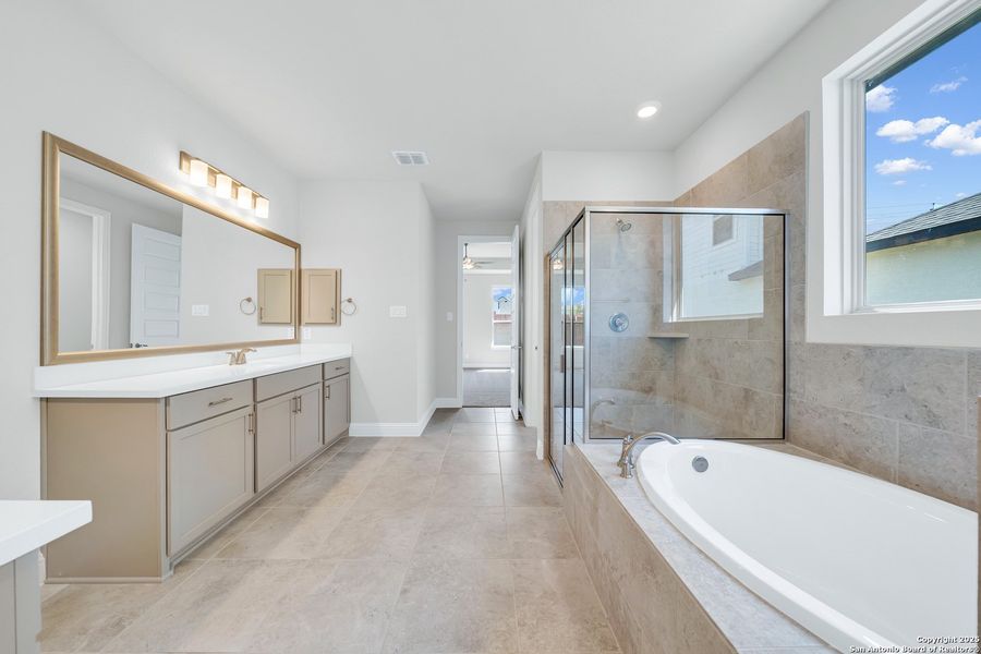 Furnished interior view inside a new home in Buffalo Crossing, Cibolo (Image 8). Furnished interior view inside a new home in Buffalo Crossing, Cibolo (Image 8).