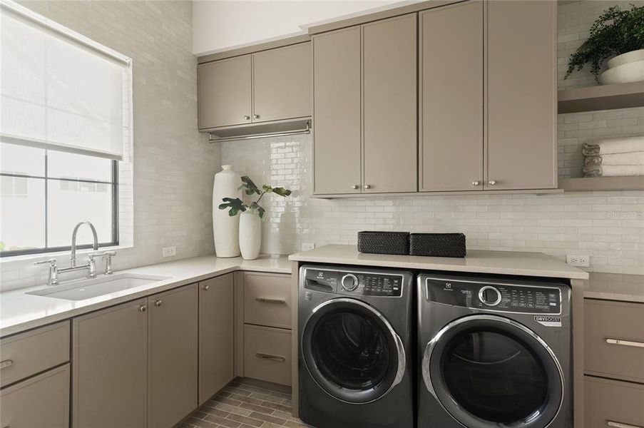 Furnished interior view inside a new home in , Orlando (Image 61).