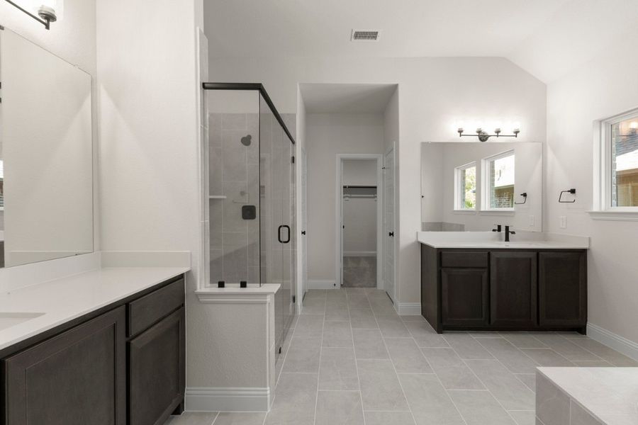 Furnished interior view inside a new home in Park Hills, Rockwall (Image 14).