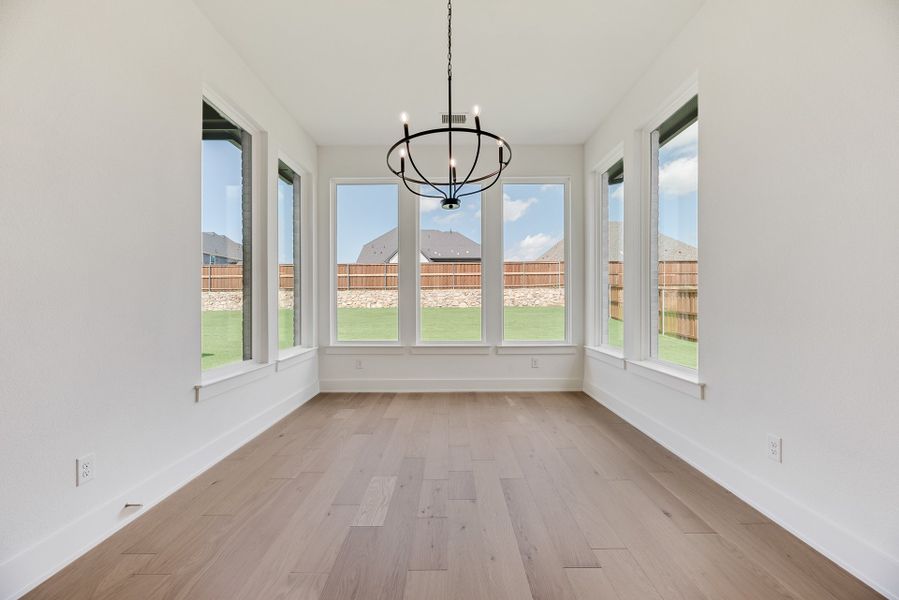 Spacious, unfurnished interior of a new home in Winding Creek, Rockwall (Image 26).