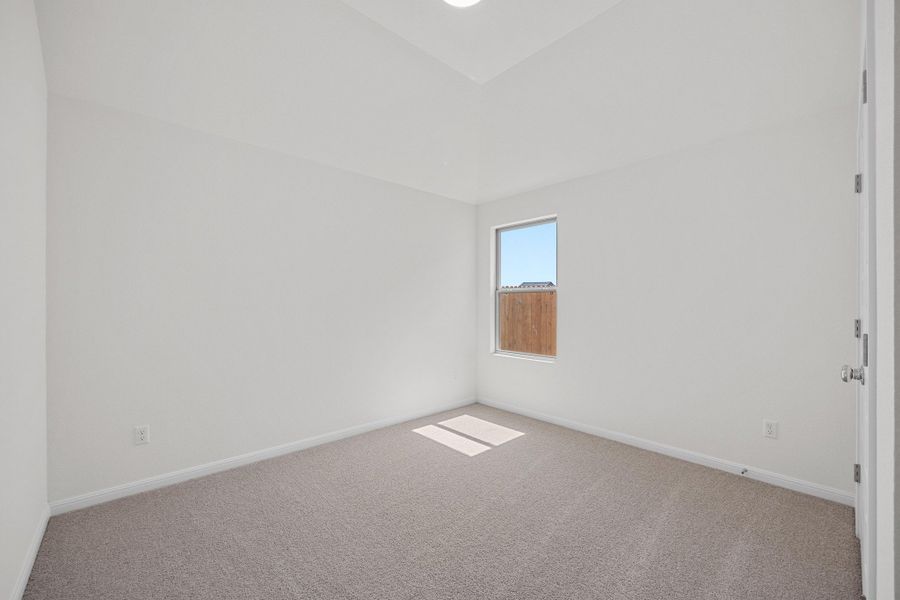 Spacious, unfurnished interior of a new home in Trinity Ranch, Elgin (Image 25).