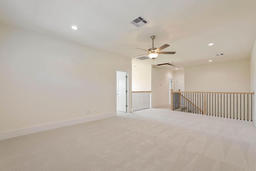 Spacious, unfurnished interior of a new home in Chapel Bend, Montgomery (Image 16).