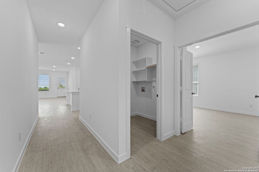 Spacious, unfurnished interior of a new home in Waterwheel: Coastline Collection, San Antonio (Image 7).
