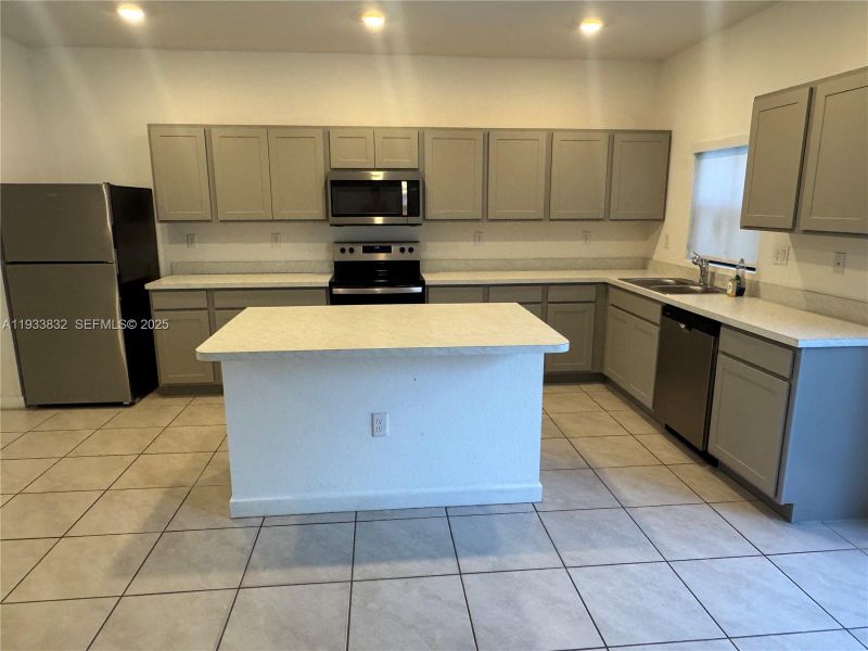 Furnished interior view inside a new home in , Pompano Beach (Image 4).