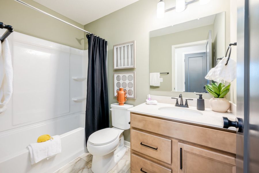 Representative furnished interior of a home built from the Wesley by Fischer Homes in Sage Woods, Dallas (Image 21).