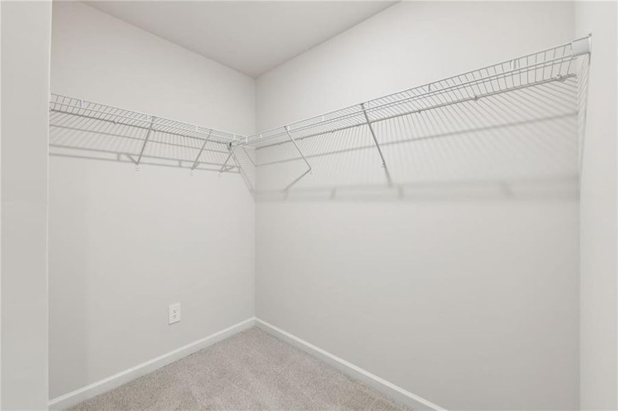 Spacious, unfurnished interior of a new home in Hawthorne Station, College Park (Image 16).