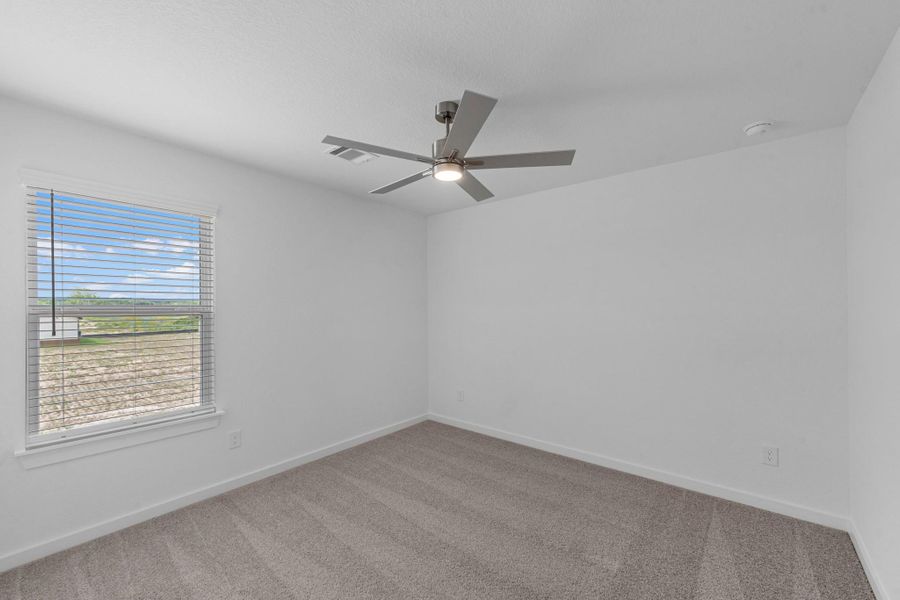 Spacious, unfurnished interior of a new home in Grand Mason Crossing, Katy (Image 22).