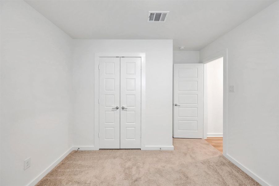 Spacious, unfurnished interior of a new home in Summerview, Fulshear (Image 27). Spacious, unfurnished interior of a new home in Summerview, Fulshear (Image 27).