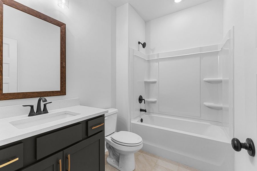 Furnished interior view inside a new home in Golfview, Thomaston (Image 9).