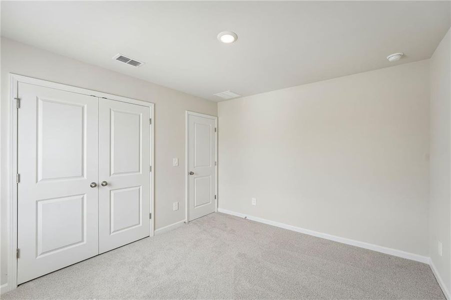 Spacious, unfurnished interior of a new home in Ivey Township, Dallas (Image 52).