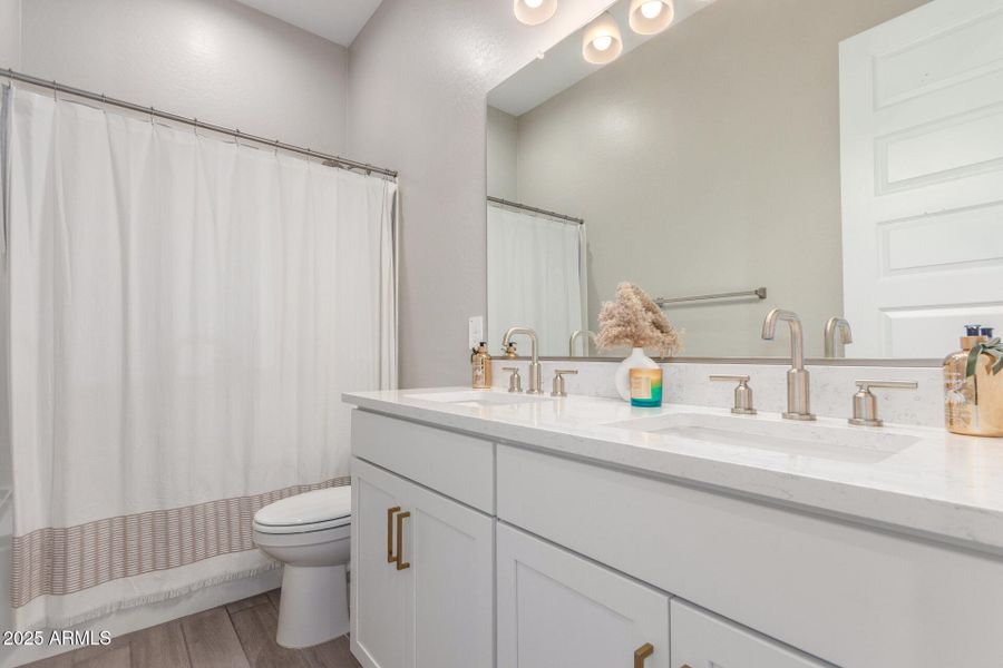 28 Sinclair 28 Sinclair