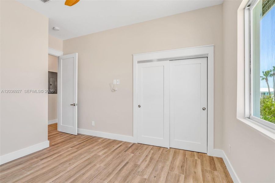 Spacious, unfurnished interior of a new home in , Big Pine Key (Image 41).