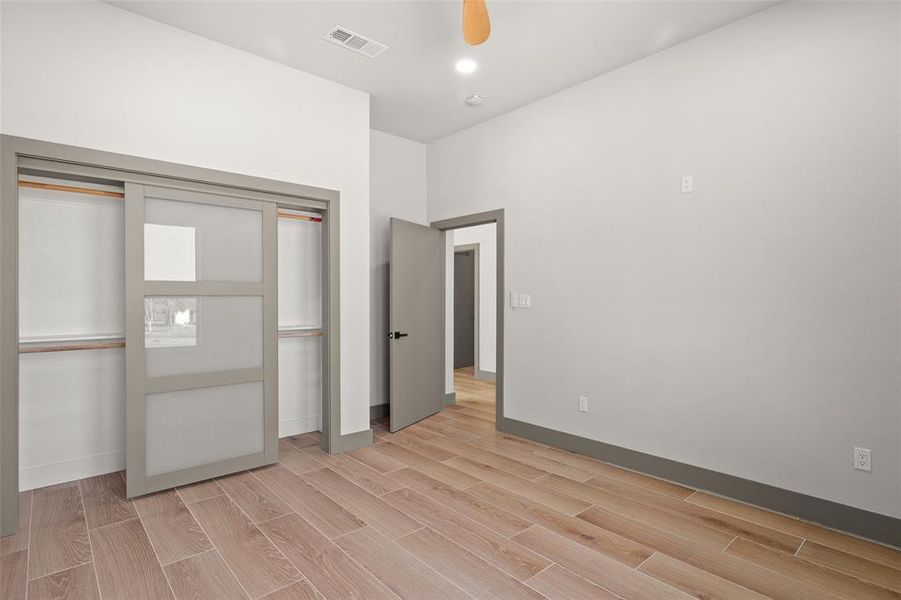 Spacious, unfurnished interior of a new home in , Joshua (Image 23).