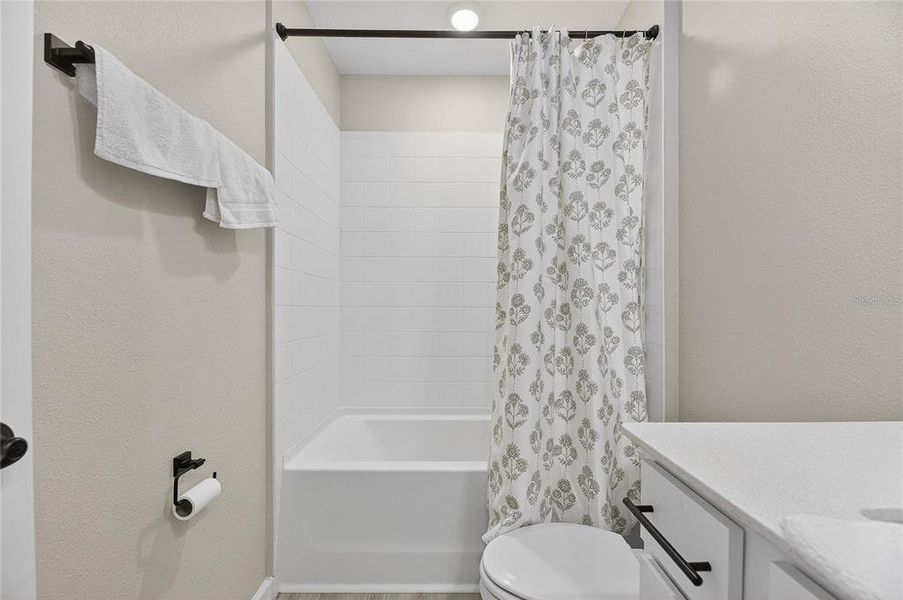 Furnished interior view inside a new home in , Apollo Beach (Image 50).