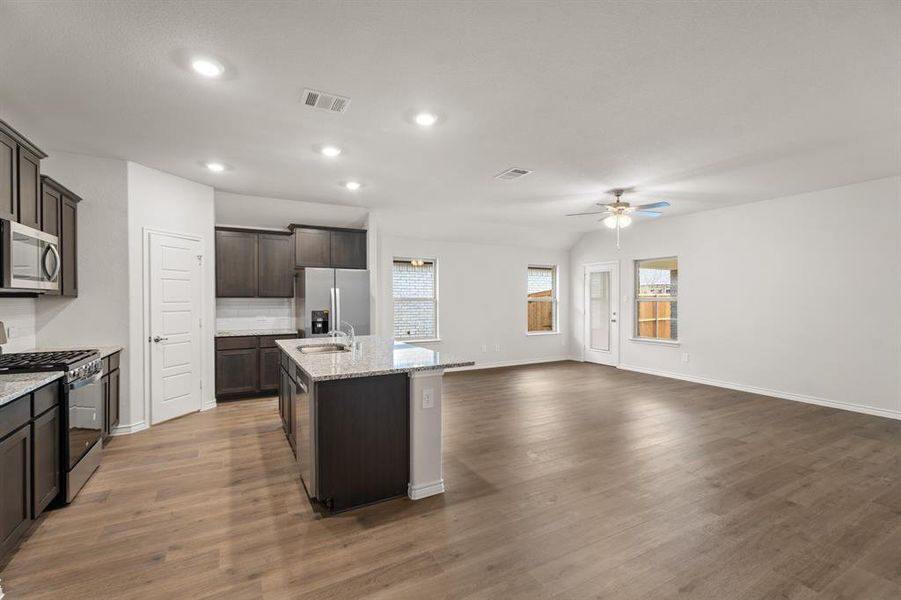 Furnished interior view inside a new home in Williamsburg, Fate (Image 14).