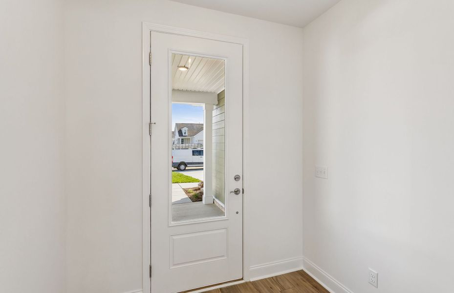 Spacious, unfurnished interior of a new home in Del Webb Southern Harmony, Murfreesboro (Image 31).