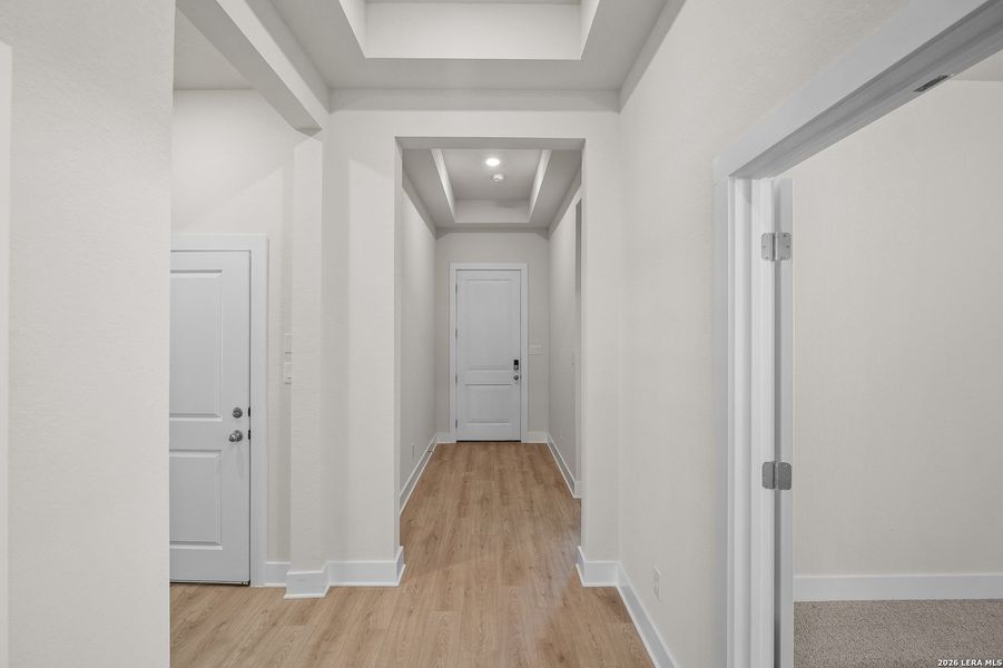 Spacious, unfurnished interior of a new home in Westridge, San Antonio (Image 34).