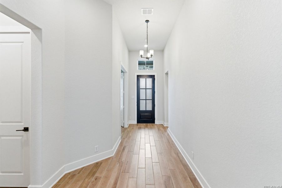Spacious, unfurnished interior of a new home in Esperanza 50's, Boerne (Image 37). Spacious, unfurnished interior of a new home in Esperanza 50's, Boerne (Image 37).