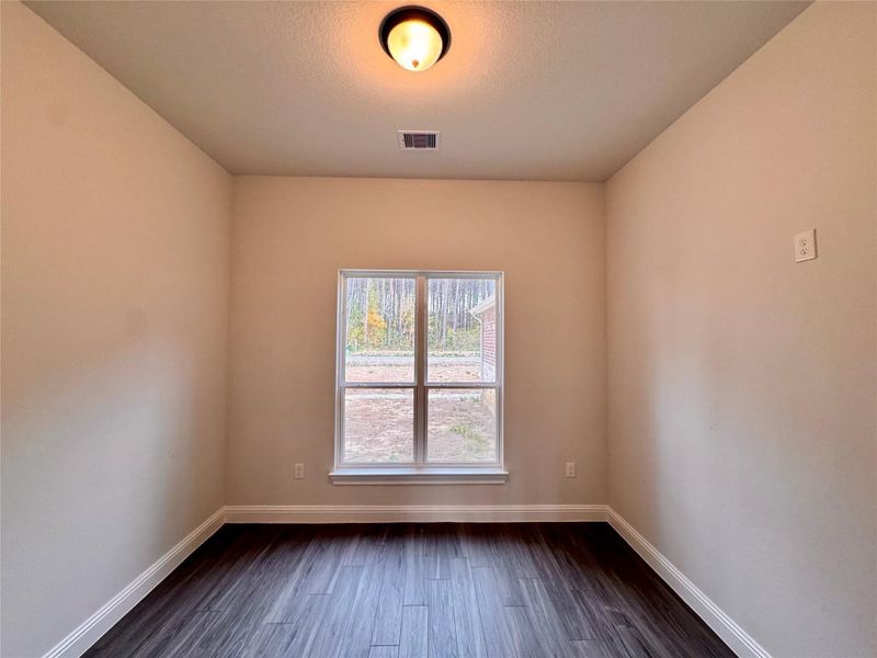 Spacious, unfurnished interior of a new home in Encino Estates, Dayton (Image 12).