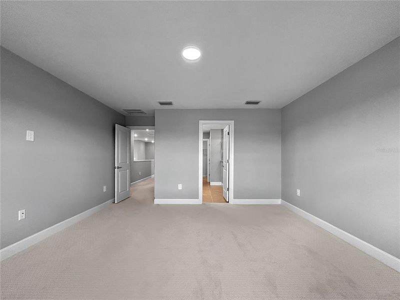 Spacious, unfurnished interior of a new home in , Lakewood Ranch (Image 38).