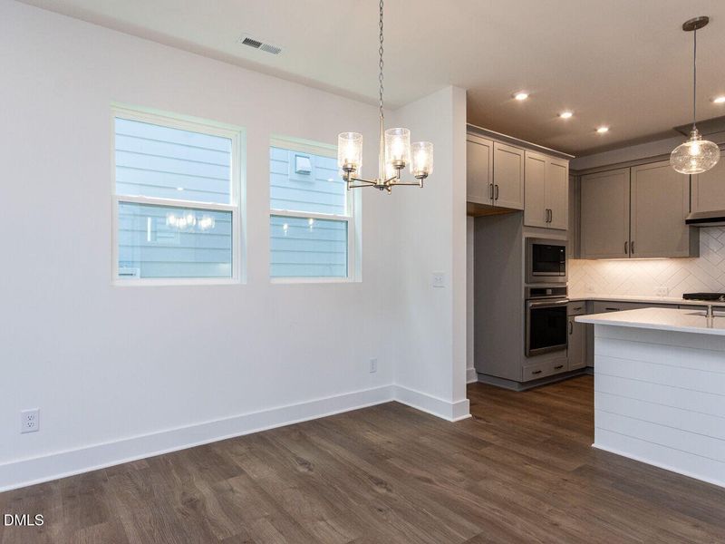 008-1280x960-dining-room 008-1280x960-dining-room