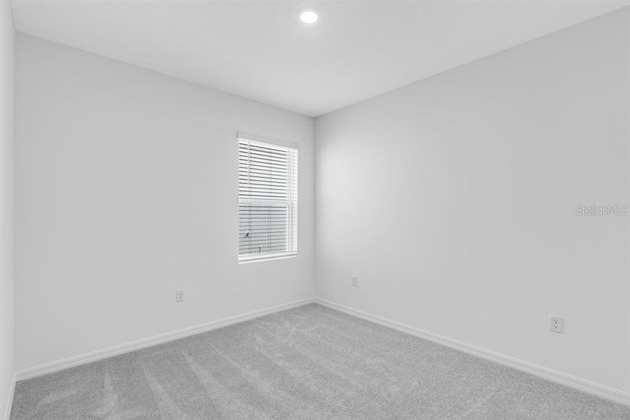 Spacious, unfurnished interior of a new home in Palm Wind, Hudson (Image 11).