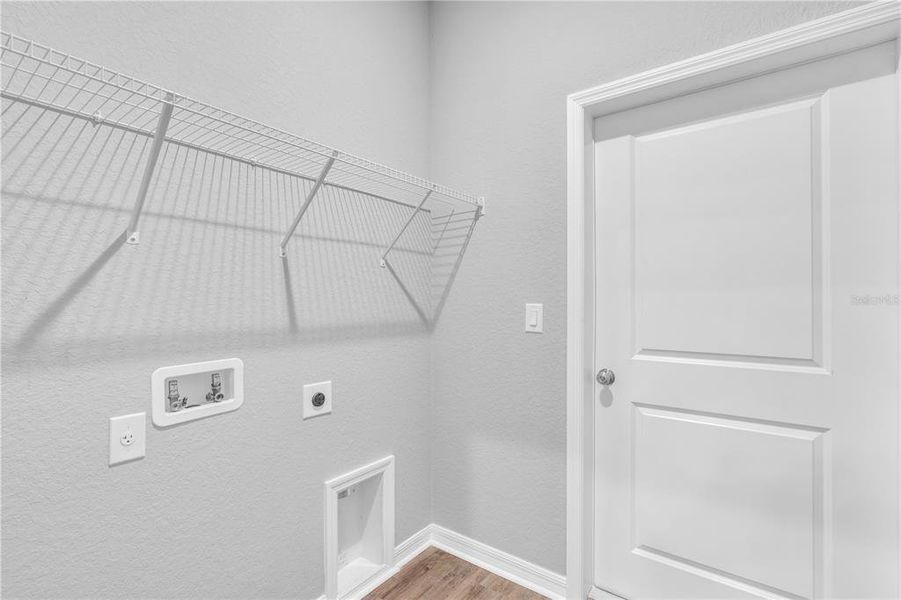 Spacious, unfurnished interior of a new home in , Port Charlotte (Image 13).