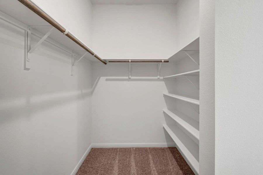 Spacious, unfurnished interior of a new home in Beacon Point at Lago Mar 50’ Homesites, Texas City (Image 14).