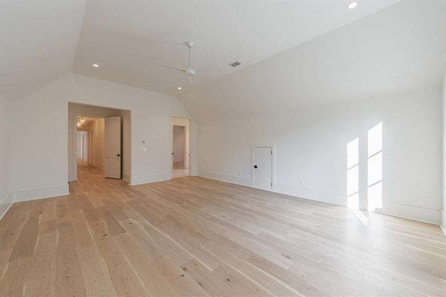 Spacious, unfurnished interior of a new home in , Atlanta (Image 125). Spacious, unfurnished interior of a new home in , Atlanta (Image 125).