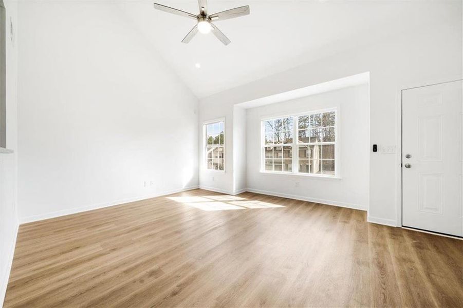 Spacious, unfurnished interior of a new home in , Union City (Image 24).