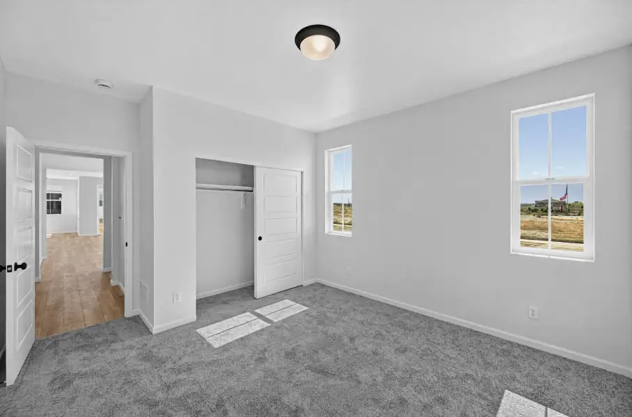 Spacious, unfurnished interior of a new home in The Aurora Highlands, Aurora (Image 14).
