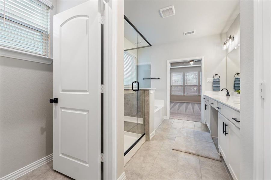Furnished interior view inside a new home in Morningstar, Aledo (Image 13).
