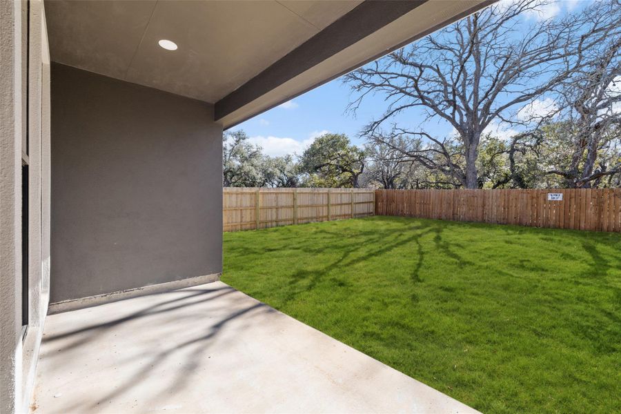 Please note: Photos shown are not of the actual homes but are of the same floorplan. Finishes and features may vary. Please note: Photos shown are not of the actual homes but are of the same floorplan. Finishes and features may vary.