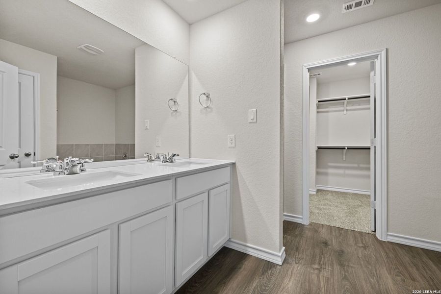 Furnished interior view inside a new home in Avenida, Converse (Image 6). Furnished interior view inside a new home in Avenida, Converse (Image 6).