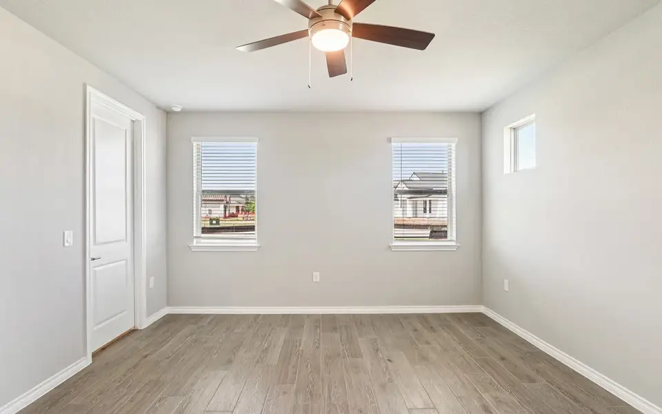 Spacious, unfurnished interior of a new home in Cottage at Kissing Tree, San Marcos (Image 6).