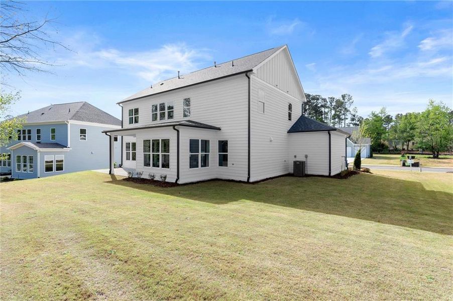 Exterior details and patio area of a home in Hillgrove Preserve, Powder Springs (Image 19).