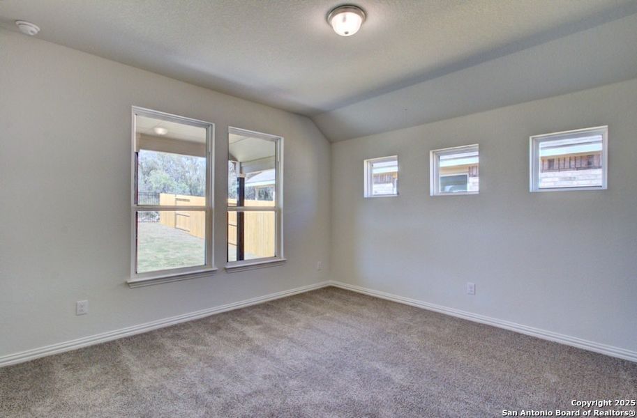Spacious, unfurnished interior of a new home in Clear Creek, New Braunfels (Image 14).