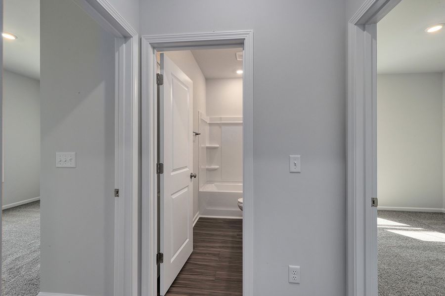 Spacious, unfurnished interior of a new home in Allston Park, Calabash (Image 28).