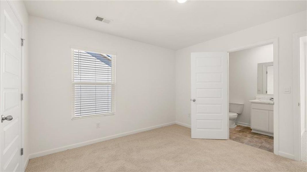 Spacious, unfurnished interior of a new home in Bridle Creek, Locust Grove (Image 39).