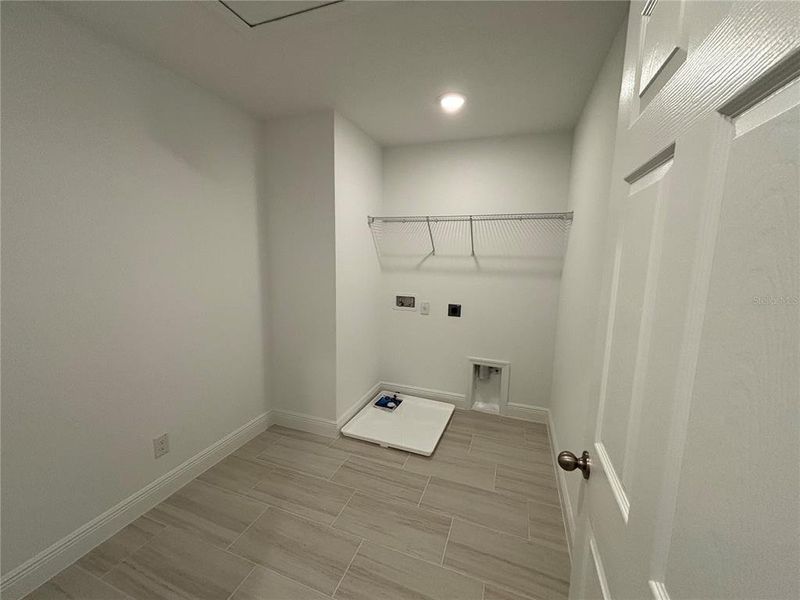 Spacious, unfurnished interior of a new home in Trinity Lakes, Groveland (Image 16).