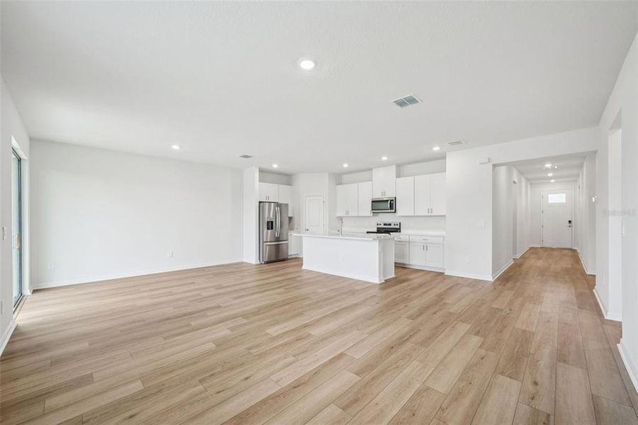 Spacious, unfurnished interior of a new home in Two Rivers - Classic Series, Zephyrhills (Image 36).