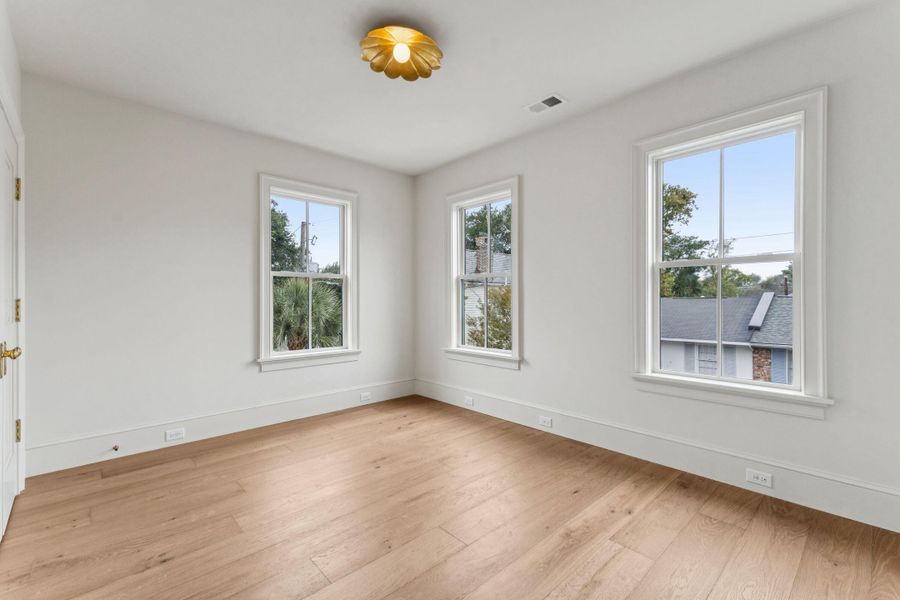 Spacious, unfurnished interior of a new home in , Charleston (Image 23).