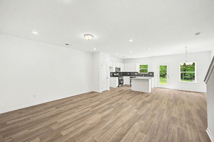 Spacious, unfurnished interior of a new home in Ironhorse, Dickson (Image 23).