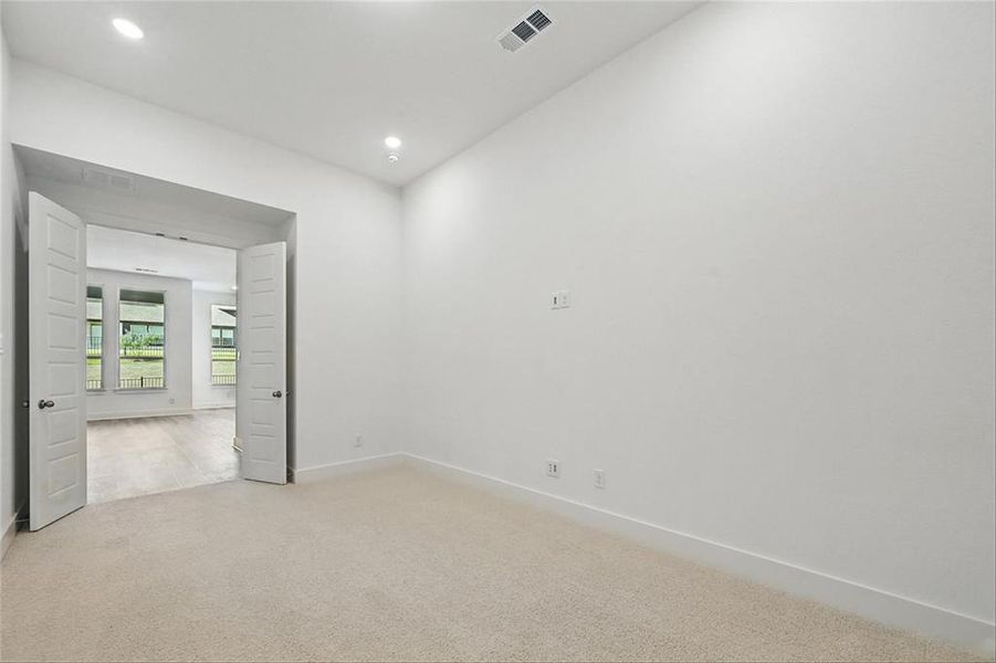 2131CharmingForgeRoadCANTA018 2131CharmingForgeRoadCANTA018